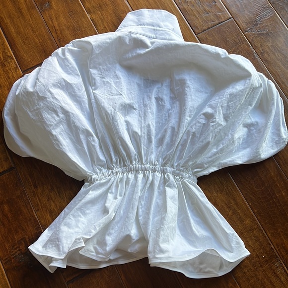 Piece of White Top - Picture 6 of 6